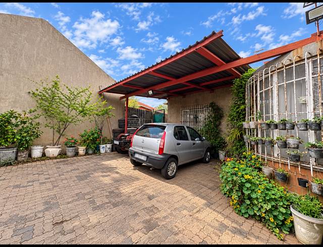 4 BEDROOM HOUSE FOR SALE IN DALVIEW